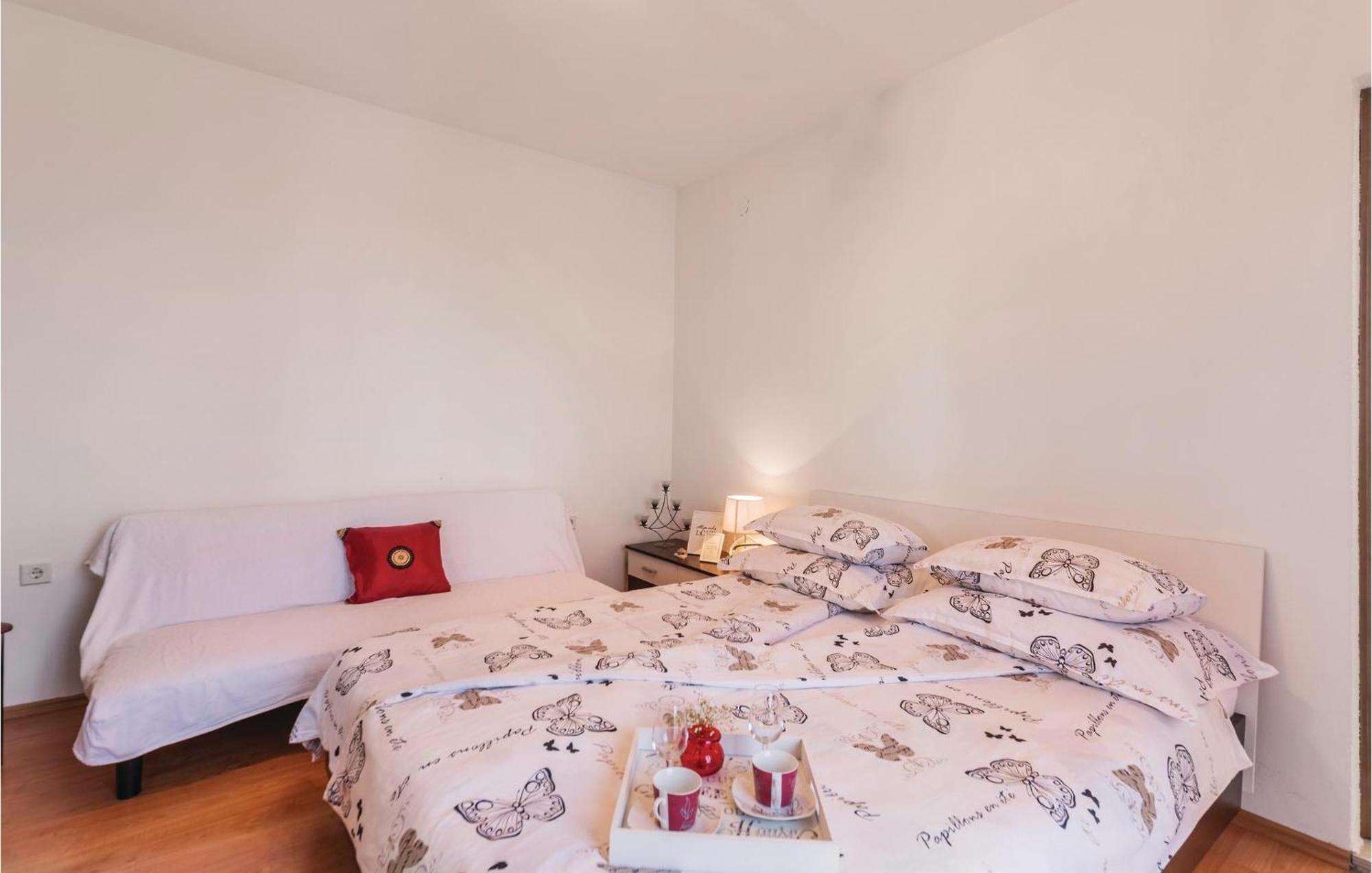 Pet Friendly Apartment In Koromacno With Wifi Ngoại thất bức ảnh