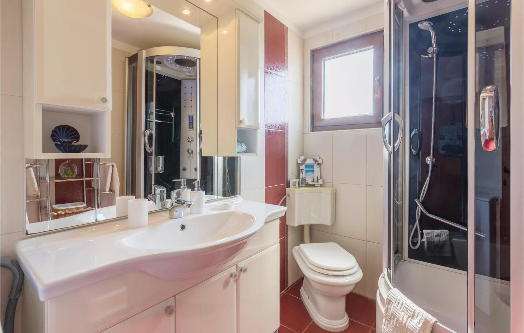Pet Friendly Apartment In Koromacno With Wifi Ngoại thất bức ảnh