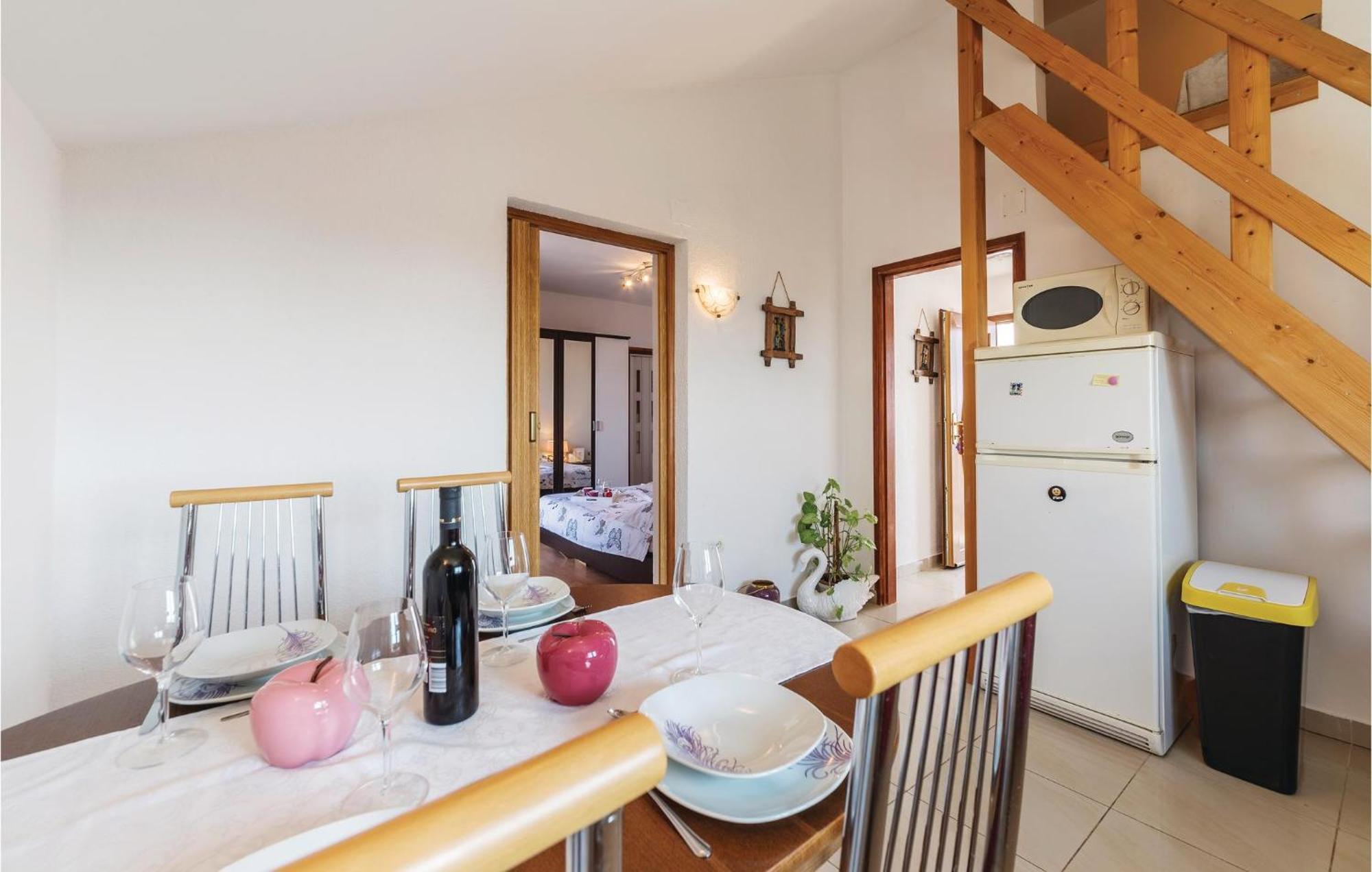 Pet Friendly Apartment In Koromacno With Wifi Ngoại thất bức ảnh